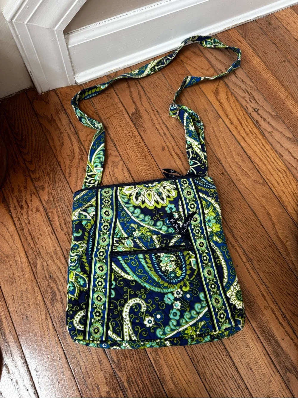 Vera Bradley - Retired Rhythm and Blues Quilted Crossbody Hipster - Picture 1 of 1